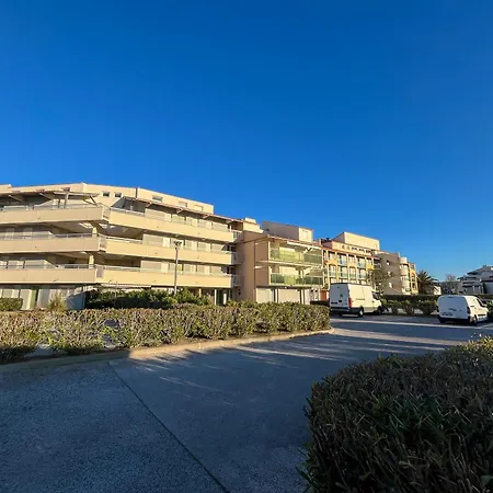 Climatise En Bord De Avec Piscine Et Parking A Saint-cyprien - Fr-1-753-29 Apartment *