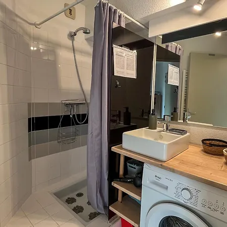 Apartment Climatise En Bord De Avec Piscine Et Parking A Saint-cyprien - Fr-1-753-29